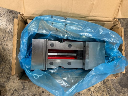 Haas/Kurt-Style, Pair of Single-Station Fixed-Jaw Vises, 6" jaw width, 9" opening - Image 2