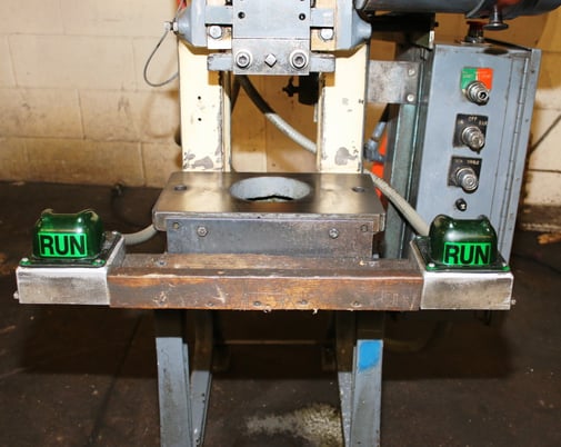 9 Ton, Perkins #200-B, OBI press, 1.5" stroke, 8" x13" bed, 5.5" Shut Height, 1.5" adjustment, air clutch - Image 4
