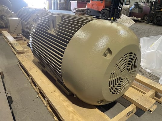250 HP 1200 RPM General Electric, Frame 449T, TEFC BB, 460 Volts, New - Image 5