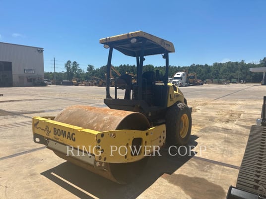 Bomag BW177D5, 936 hours, S/N: 31316, 2015 - Image 1