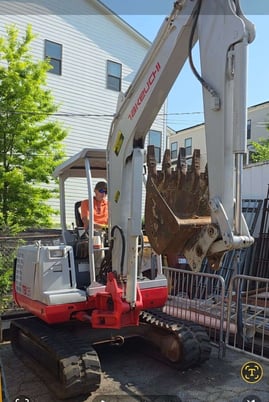 Takeuchi #TB135, Mini Excavator/Trackhoe, 28 HP Yanmar 3-cylinder diesel engine, dozer blade, 3939 hours, 2007 - Image 1