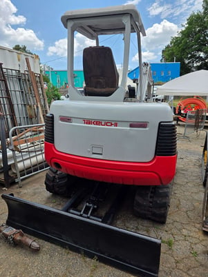 Takeuchi #TB135, Mini Excavator/Trackhoe, 28 HP Yanmar 3-cylinder diesel engine, dozer blade, 3939 hours, 2007 - Image 10