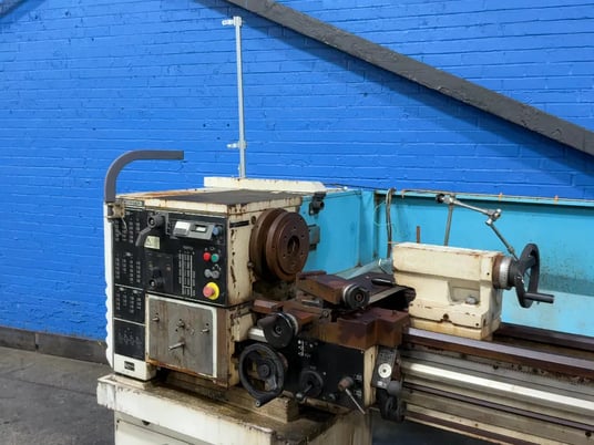 17" x 53" Clausing #Triumph-V/S, engine lathe, 1-1/4" bore, tailstock, 10 HP, 415 V., 2003 - Image 2