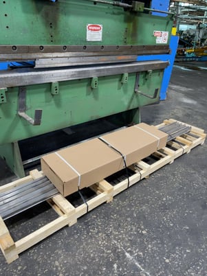 25 Ton, Chicago #285, Press Brake, 96" opening, 7.5 HP, 240 V. - Image 2