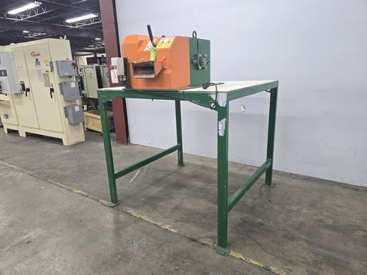 Sweed #513-AH, scrap chopper, 1 rotating knife, 17" x 14.5" discharge opening, 50" clearance, 7.75" W, 3-1/4" - Image 3