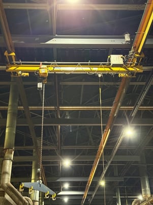 2 Ton, Obrien O'Brien, under-running bridge crane, 31' column, 18' bridge, 200' runway, pendant Control - Image 3