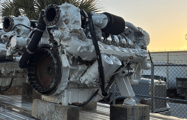 1183 HP Man #D2842 LE 406 V12, marine diesel engine, 2300 RPM, 1000 hours, Ex-Garlington 6, 1998 - Image 2