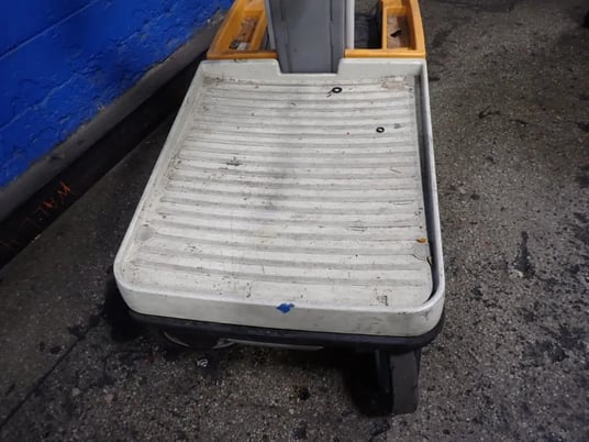 250 lb. Crown Equipment #WAV50-118, work assist vehicle, 118" platform height, 24 V. - Image 4
