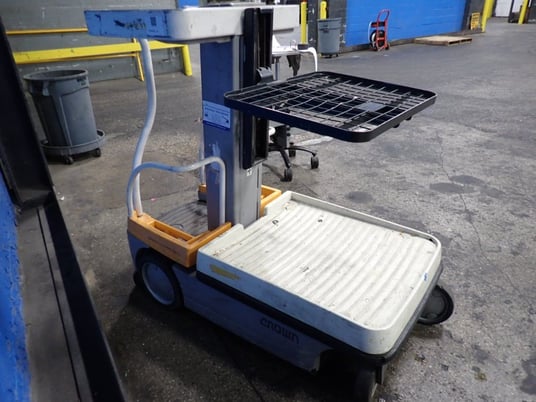 250 lb. Crown Equipment #WAV50-118, work assist vehicle, 118" platform height, 24 V. - Image 5