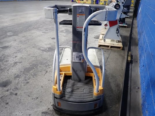 250 lb. Crown Equipment #WAV50-118, work assist vehicle, 118" platform height, 24 V. - Image 7
