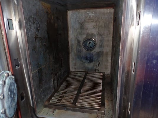 Consolidated Stills & Sterilizers, vacuum steam sterilizer, 24x37x36" chamber - Image 9