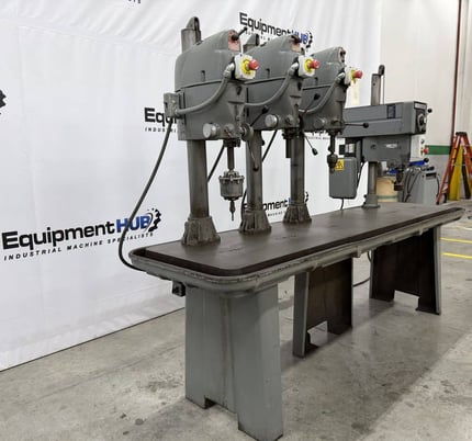 Delta, 4 head gang vari-speed drill press station, 95-3/8" x 23-1/2" table surface - Image 2