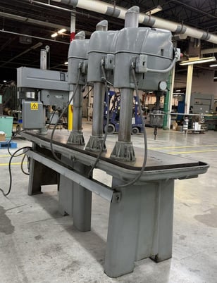 Delta, 4 head gang vari-speed drill press station, 95-3/8" x 23-1/2" table surface - Image 5