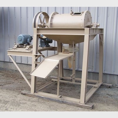Amalgam barrel, 22" x 36" capacity, rubber lined, manual variable speed - Image 2