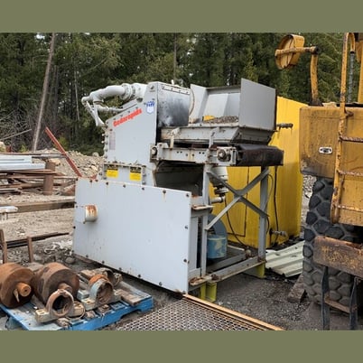 Cedarapids #40, roller bearing hammermill, 39" x 28" feed opening, 75 HP motor - Image 2