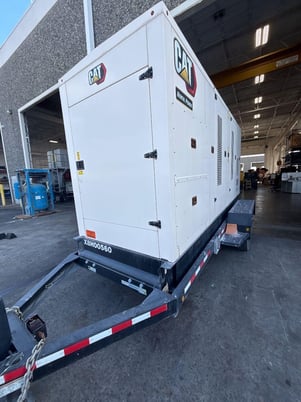 375 KW Caterpillar #XQ425, diesel generator set, 316 hours, C13 engine, Tier 4 Final, sound attenuated - Image 4