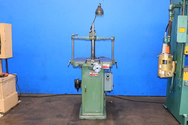 1-1/4" x 9" Morrison #K, mechanical keyseater, 24" x27" table, centering vee, cutter bars, 2 HP, centering - Image 1