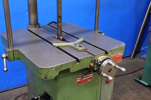 1-1/4" x 9" Morrison #K, mechanical keyseater, 24" x27" table, centering vee, cutter bars, 2 HP, centering - Image 4