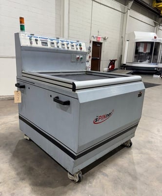 Earth Chain #HD-765, spinner deburring machine, 11-26 lb. batch capacity, 25" x 10" container - Image 2