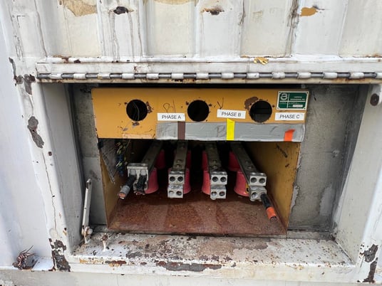600 KW Caterpillar #XQ600, Diesel Generator Set, 277/480 Volts, 890 HP @ 1800 RPM CAT 3412 engine, circuit - Image 5