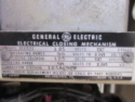 600 Amps, General Electric, AK-2A-25-1, electrically operated, drawout, #AB4229 - Image 1