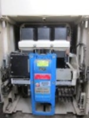 600 Amps, General Electric, AK-2A-25-1, electrically operated, drawout, #AB4229 - Image 2