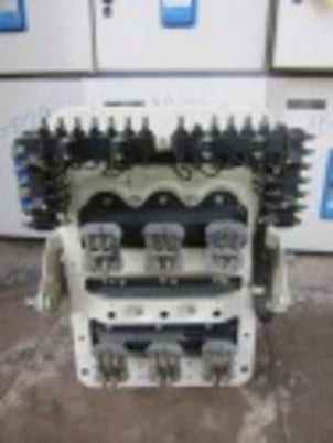 600 Amps, General Electric, AK-2A-25-1, electrically operated, drawout, #AB4229 - Image 3