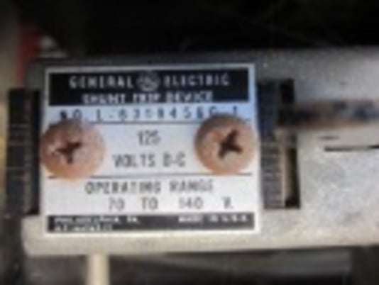 225 Amps, General Electric, AK-1-15-W9, electrically operated, drawout, #AB3093 - Image 2