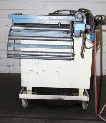 30" x 24" Air Feeds #AF-2, feeder/straightener, 24" stroke, 30 SPM, cabinet mounted, s/n #931022, 1993 - Image 2