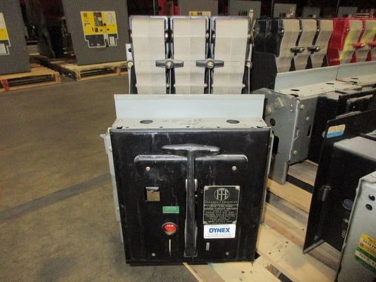 225 Amps, ITE, K-225, manually operated, drawout, Red/Black - Image 1