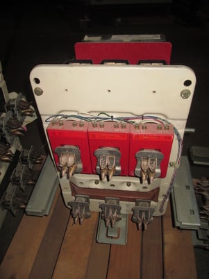 600 Amps, General Electric, AK-2-25-2, manually operated, drawout, F/M - Image 4