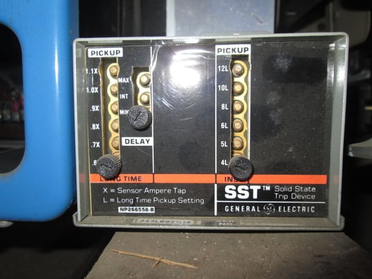 600 Amps, General Electric, AK-5-25-M, manually operated, drawout - Image 3