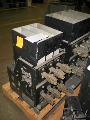 600 Amps, Federal Pacific, DMB-25, manually operated, drawout - Image 3