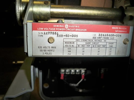800 Amps, General Electric, akr- 6d-30s, manually operated, drawout - Image 2
