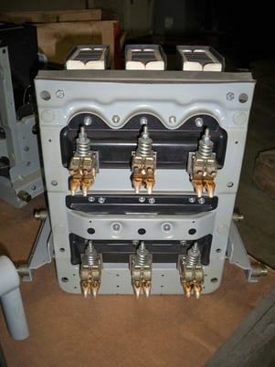 800 Amps, General Electric, akr- 6d-30s, manually operated, drawout - Image 4