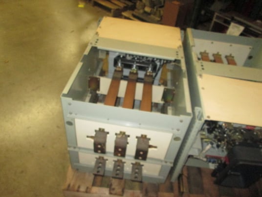 800 Amps, General Electric, akr- 7d-30s, electrically operated, manually operated, drawout, w/cell - Image 4