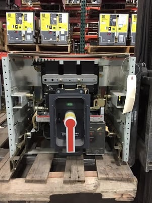 800 Amps, General Electric, akr- 7d-30s, electrically operated, manually operated, drawout, w/cell - Image 5
