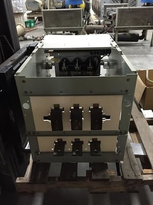 800 Amps, General Electric, akr- 7d-30s, electrically operated, manually operated, drawout, w/cell - Image 8