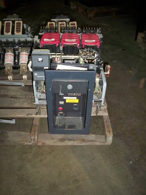 1600 Amps, General Electric, akr- 9d-50h, electrically operated, manually operated, drawout - Image 1