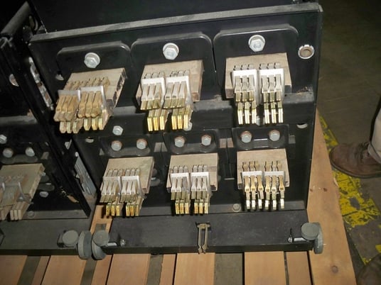 1600 Amps, Federal Noark, DMB-50, manually operated, drawout - Image 3