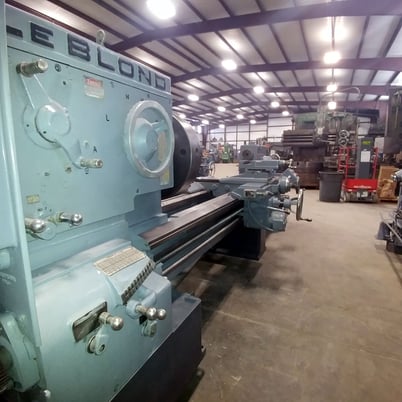 34" x 132" LeBlond #HD3220, heavy duty, 2-1/8" spindle hole, 25 HP, #5MT, 6" dia. quill, 1300 RPM, 1973 - Image 1