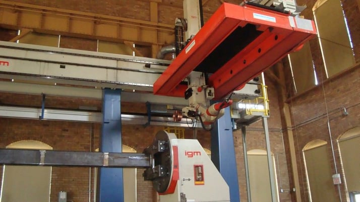IGM, robotic welding cell, 1377" X, 118" Y, 59" Z, (2) 49" positioners, 151" swg, 2007, #26597 - Image 5