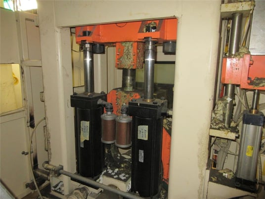 35 Ton, Lyle #152PV, vert.trim press, 16.5" x52" platen stroke, low hours, 2005, #12226C - Image 5