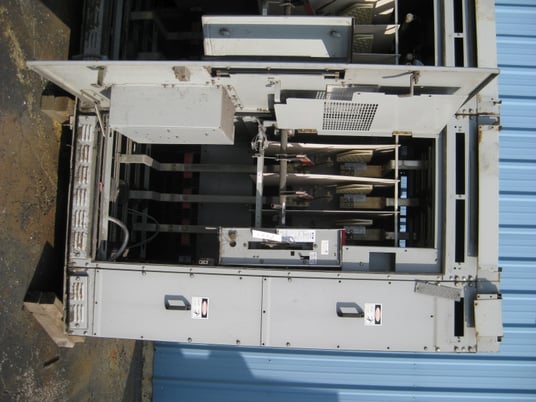 1200 Amp. Cutler-Hammer, MVS, 15 KV, outdoor switch - Image 1