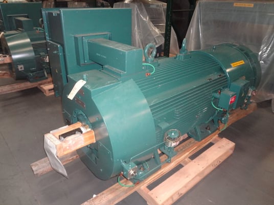 450 HP 716 RPM Reliance, Frame G400J, TEFC, SB, unused, 2300/4000 Volts (6 available) - Image 1