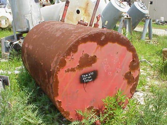 560 gallon Horizontal diesel fuel storage service, end bottom has (1) 2.5" threaded opening - Image 1