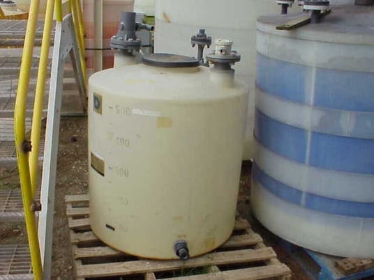 150 gallon Poly storage tank, 500L (3 available) - Image 1