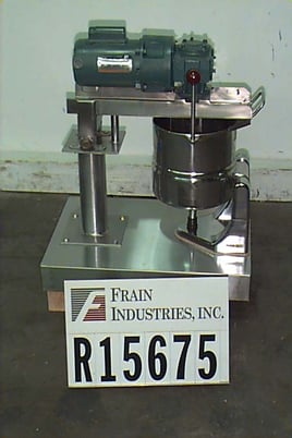 2.5 gallon Groen #TDC7RA-10, 316 Stainless Steel, 10 quart, table top, tilt, jacketed mixing kettle, 100 psi - Image 1