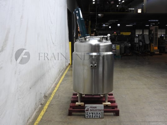 400 gallon Feldmeier, 304 Stainless Steel jacketed and insulated tank, 48" diameter x 52" deep, slant bottom - Image 4