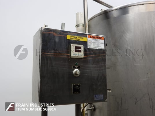 700 gallon Darlington Dairy Supply, 304 Stainless Steel single wall tank, 55" OD x 72" straight wall, flat - Image 3